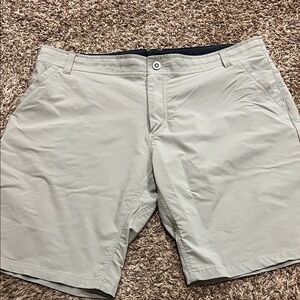 Kuhl men's short sz 42 light khaki